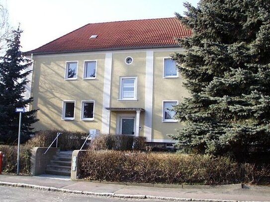 Bezugsfertige 3-Raum-Wohnung in kleinem Mehrfamilienhaus