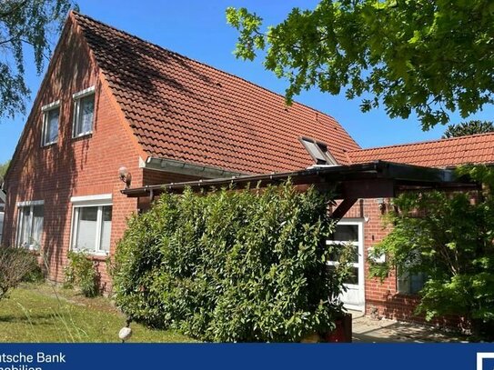 Vor den Toren Bad Segebergs - Einfamilienhaus mit 3 Garagen