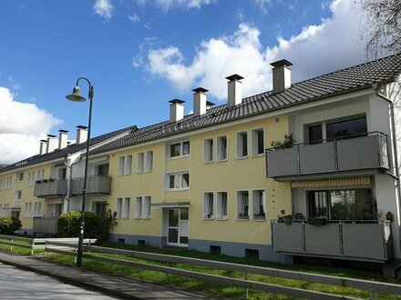 Helle und freundliche Wohnung mit Sonnenbalkon und großer Garage! Rösrath-Zentrum!