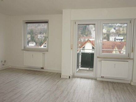 3 Zimmerwohnung mit Balkon im 3. OG in Schramberg-Tal