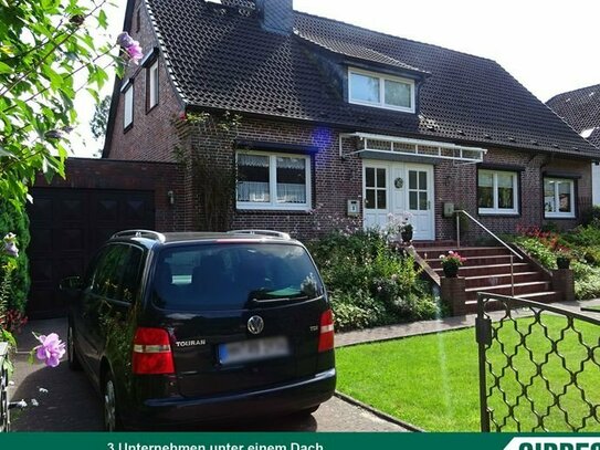 Zweifamilienhaus auf traumhaftem Grundstück in exklusiver Lage von Wellingsbüttel
