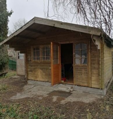 kleine Gartenlaube mit Grundstück zu vermieten