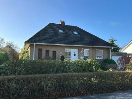 PURNHAGEN-IMMOBILIEN - Freistehendes Einfamilienhaus mit Garage in ruhiger Lage von Schwanewede