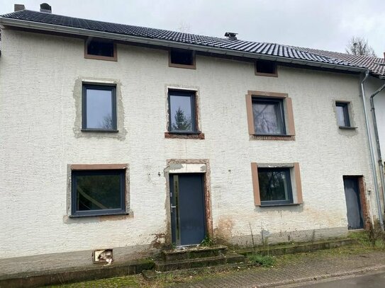 Handwerker aufgepasst!!! - Wohnhaus mit 2 SZ in Losheim am See - Hausbach zu verkaufen!