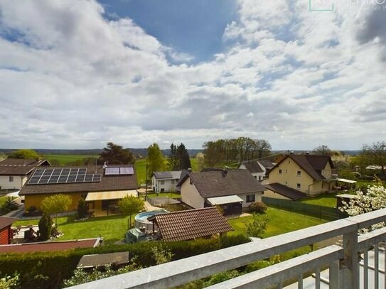 Zweifamilienhaus mit herrlichem Ausblick ins Grüne