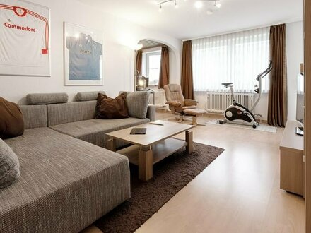 Gemütliche, gepflegte 2-Zimmer-Wohnung mit Loggia in Forstenried