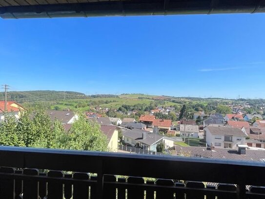 1-2 Familienhaus - Fernblick - Freistehend - Garage -sofort frei