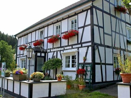 Idyllischer LANDGASTHOF, Biergarten, Gästezimmer, 3.249 m² Grundstück (Anbau/Nutzungsänderung mögl.)