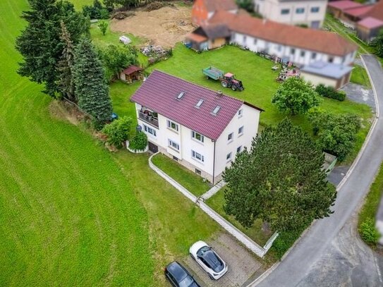 Vermietetes Zweifamilienhaus in ländlicher Lage von Ludwigschorgast