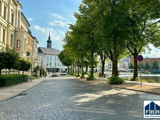 Exklusive Dachgeschosswohnung mit Loggia in denkmalgeschütztem Ambiente in der Schelfstadt