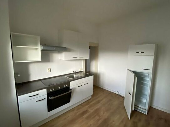 Komfortable 2-Raum-Wohnung mit Einbauküche zu vermieten