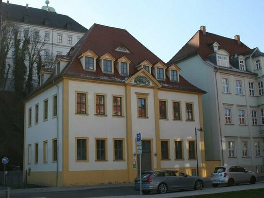 Moderne Büroräume mit Balkon und Pkw-Stellplätzen zu Füßen des Schlosses in Weißenfels