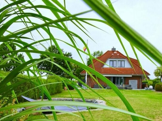 Preisideen erbeten!!!! Elegantes - top gepflegtes Landhaus für kleine Familie mit großem Traumgrundstück Schwimmteich P…