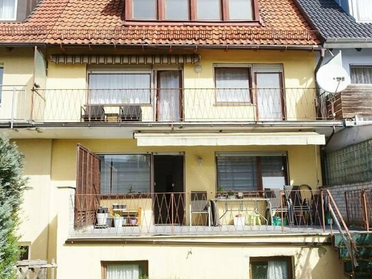 Renovierungsbedürftiges 3 Familienhaus mit drei 2-Zimmer-Wohnungen in begehrter Lage Nürnberg Eibach
