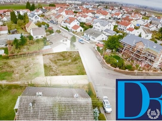 Grundstück für Neubau DHH: Individuell planbar, Massivhaus mit Keller!