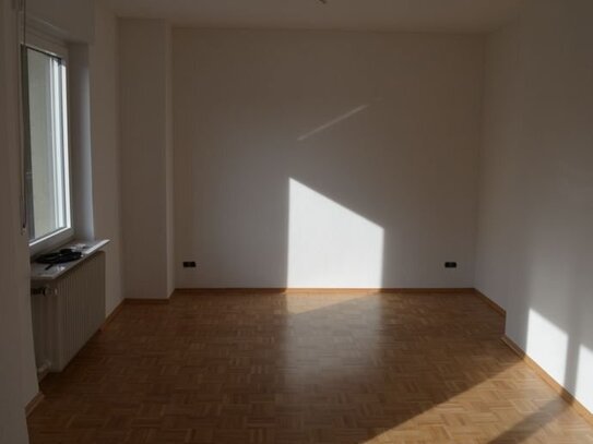 Schöne, helle 3 Zimmer Wohnung