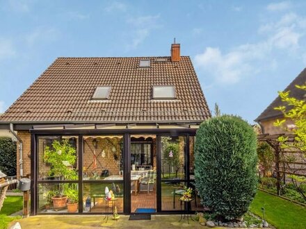 Traumhaftes Wohnen in Berlin-Spandau: Geräumiges Einfamilienhaus mit Gartenidylle