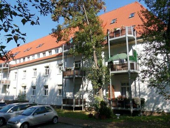 2 RW mit Balkon und EBK im Fliegerstädtchen LAMINAT NEU