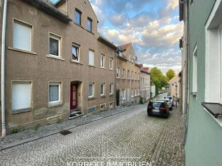 Geräumiges Stadthaus zum Modernisieren. Grüne & zentrale Lage in Siebenlehn. Ideal für Pendler.