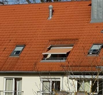 BETREUTES WOHNEN - Herrliche helle DG Wohnung mit Dachterrasse (Süd-/Westausrichtung) in ruhiger, jedoch zentraler Lage…