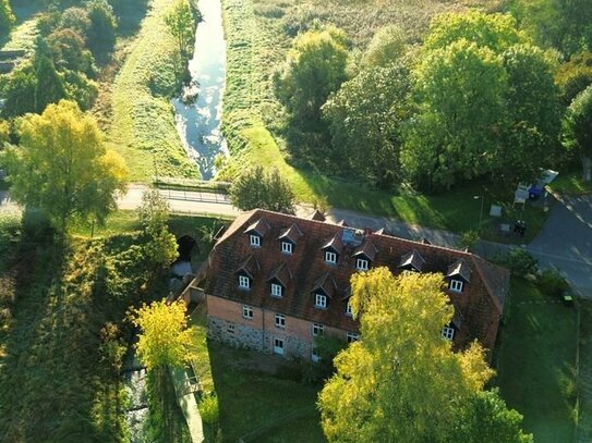 Sanierte, historische Wassermühle am Ufer der Ostpeene mit 6 Ferienwohnungen & Restaurant