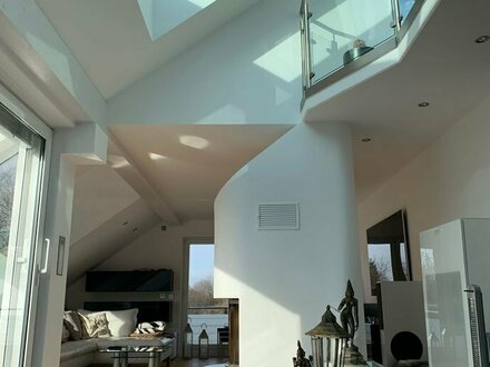 Möblierter Penthouse-Dachterrassentraum: Exklusive 4-Zi-Wohnung + Galerie mit großer Dachterrasse und Firstverglasung!