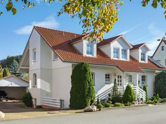 Provisionsfrei - Hochwertig ausgestattetes Haus mit großzügigem und bildschön angelegtem Grundstück