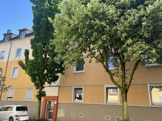 Dachgeschoss-Wohnung mit Balkon kann in Essen-Frohnhausen angemietet werden!