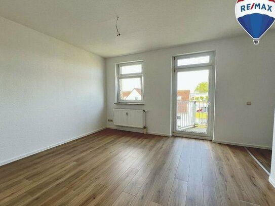 Leben in Stadtfeld Ost! Renovierte 2-Raum-Wohnung mit Balkon!