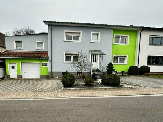 *Renoviertes Zweifamilienhaus mit neuer Heizungsanlage in Urexweiler**