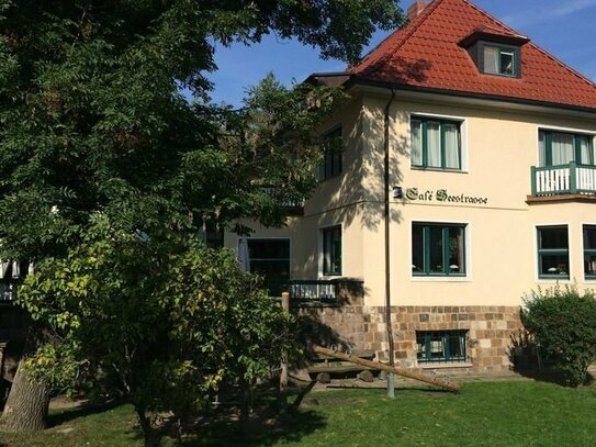 Besondere Villa direkt an der Elbe mit zahlreichen Nutzungsmöglichkeiten