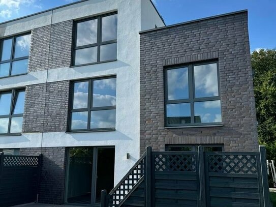 Architekten-Design-Doppelhaushälfte auf KFW40-Niveau - ohne Maklergebühr -
