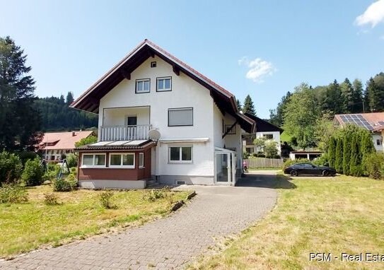 TOP **sehr schönes 2 Familienhaus mit großem Grundstück und Baugenehmigung für ein 10 Familienhaus**