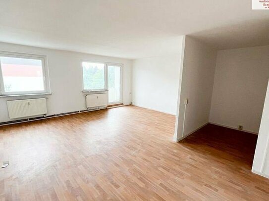 3-Raum-Wohnung mit toller Aussicht und Balkon im Barbara-Uthmann-Ring - Annaberg-Buchholz!