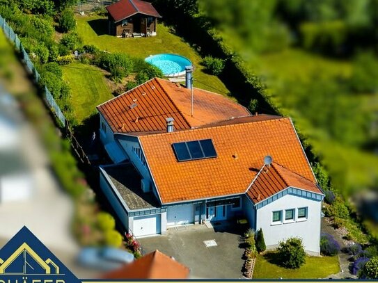 Einmaliger Ausblick - Großes Anwesen mit ELW und weitläufigem Grundstück in Felsberg zu verkaufen