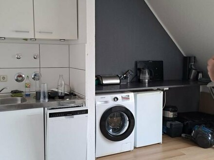 Helle 1 Zimmer Wohnung zentral gelegen in Fürth mit Einbauküche !