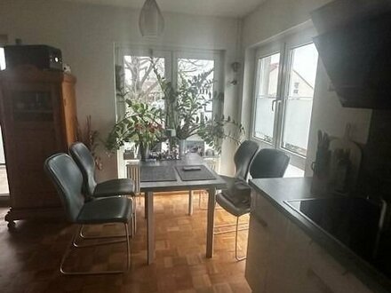 Tolle 2 -Zimmer Erdgeschosswohnung mit Südterrasse, 2 Kellerräumen, PKW-Stellplatz direkt am Haus, zu verkaufen