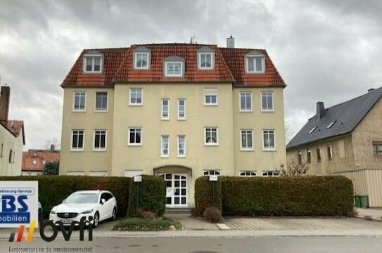 +++ MEHRFAMILIENHAUS MIT 8 WE KOMPLETT VERMIETET +++ ZU VERKAUFEN +++ ALTENBURGER LAND +++ ZENTRUMSNAH IN RUHIGER WOHNL…