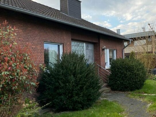 ***Top Lage in Werne- Stockum! Renovierungsbedürftiges Ein-Zweifamilienhaus mit großem Garten und 2 Garagen***