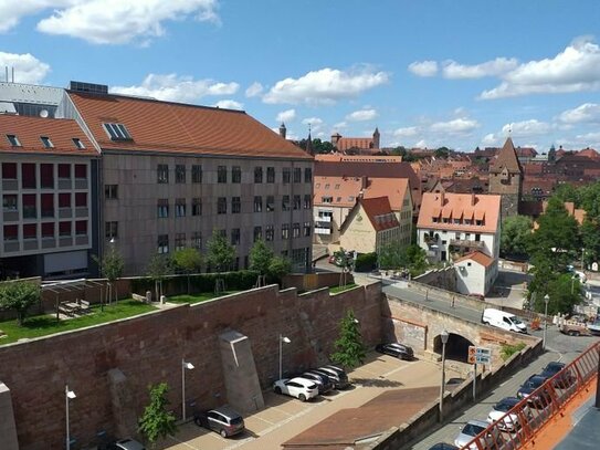 Nürnberg Lorenzer Altstadt: top Maisonette-Wohnung in 2021 hochwertig ausgebaut / Einbauküche / sonnige Dachloggia / Pa…