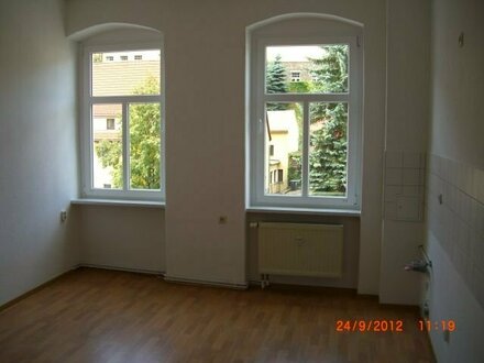 Tharandt , wunderschöne 2 Raum-Wohnung, zentrale Lage neben Sparkasse, neu renoviert. Auch für WG geeignet. ca. 65m²