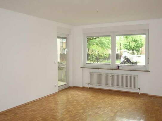 Schicke neu renovierte 2-Zi-WHG mit Balkon + Stellplatz