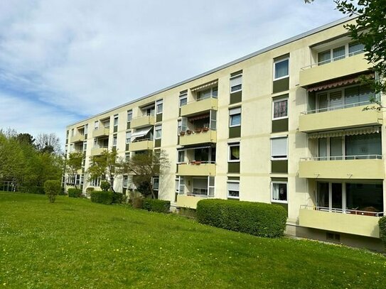 Großzügige helle 4-Zimmer-Wohnung mit Balkon