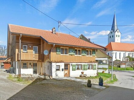 "Zweifamilienhaus in Ratzenried auf besonders tollem Grundstück - direkt am Dorfweiher!"