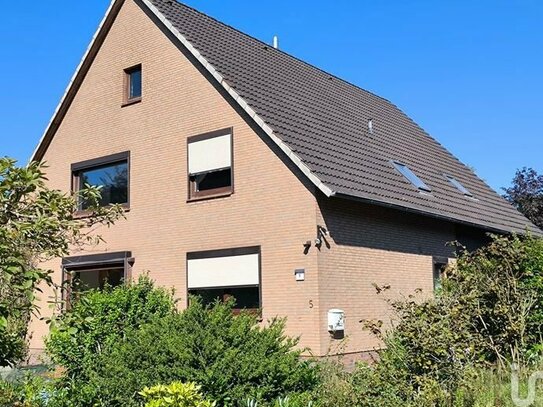 Zweifamilienhaus mit guter Grundriss in Beverstedt! Viel Platz in Toplage.