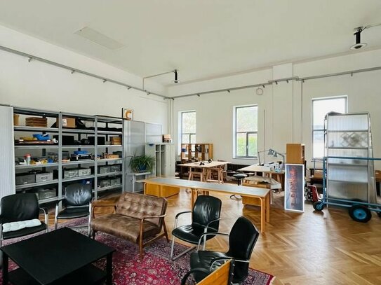 Lichtdurchflutete Kreativfläche / Atelier in Jena-Nord