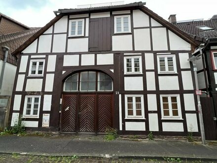 !!!Preis reduziert!!! Historisches Fachwerkhaus mit Denkmalschutz -Mehrfamilienhaus in Holzminden zu verkaufen!