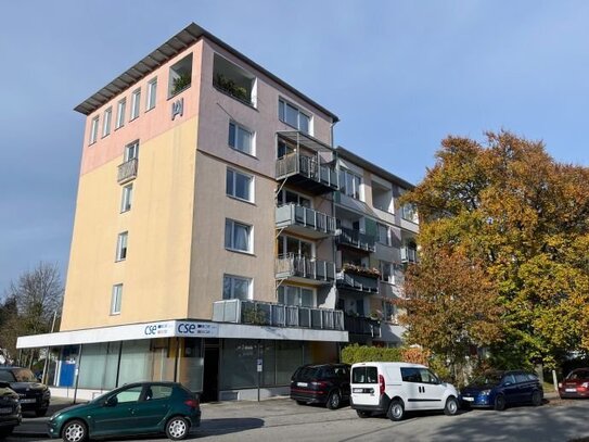 Schöne 2-Zimmer-Wohnung mit Balkon ins Grüne