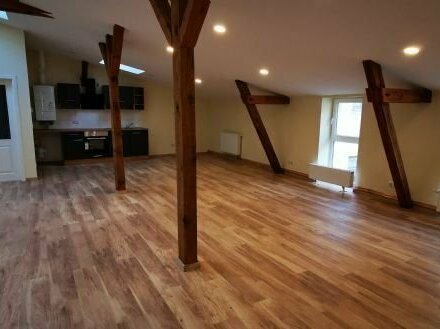 modern ausgebauter Holzboden im ruhigen Innenhof - Arbeiten und Wohnen