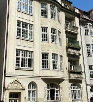 Großzügige, teilmöbilierte 5 1/2 Zimmer Altbauwohnung in Jugendstilvilla in der Flensburger Altstadt
